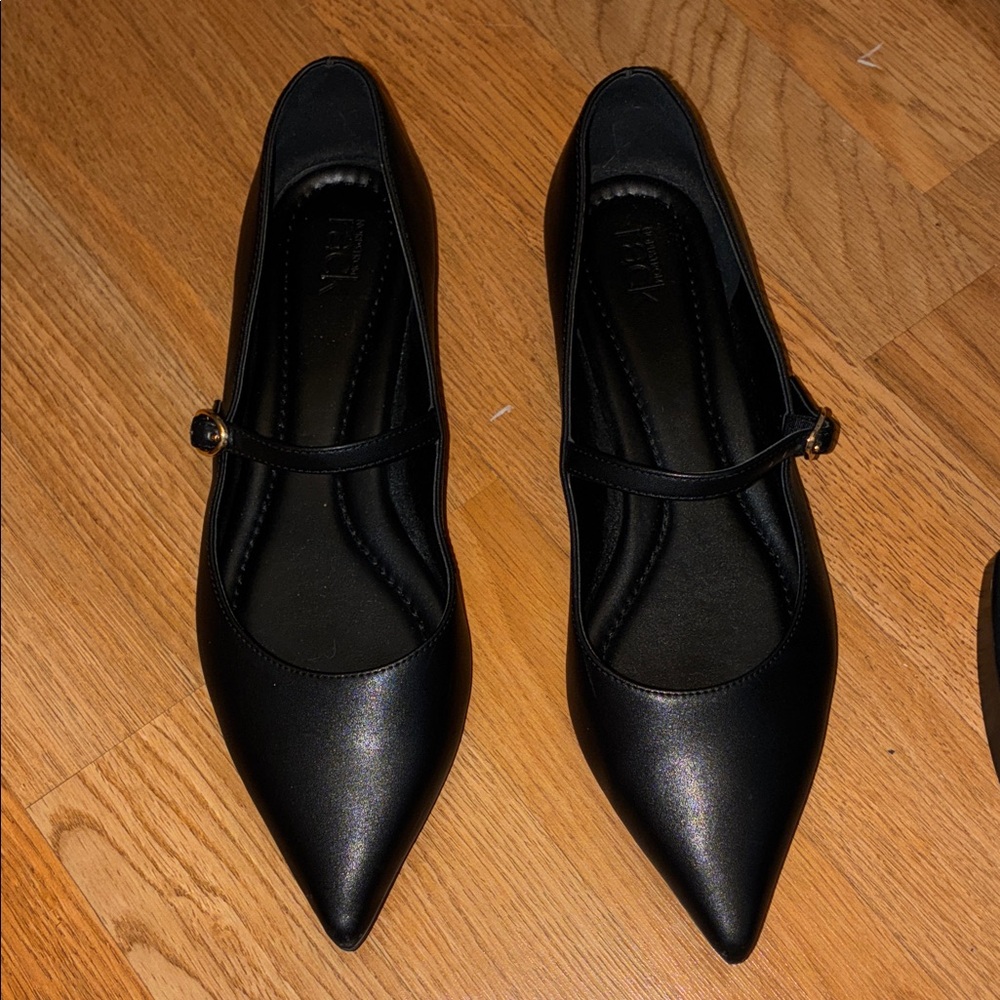 Nordstrom Black Pointed Mary Jane Flats